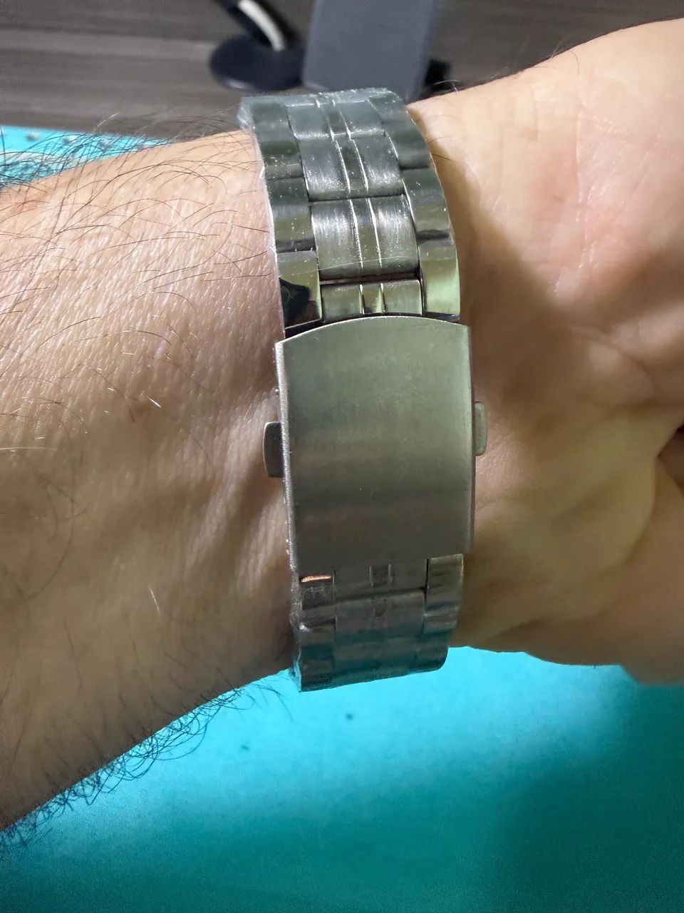 Seiko 5 Electronic - dourado com ponteiro vermelho - Foto 3