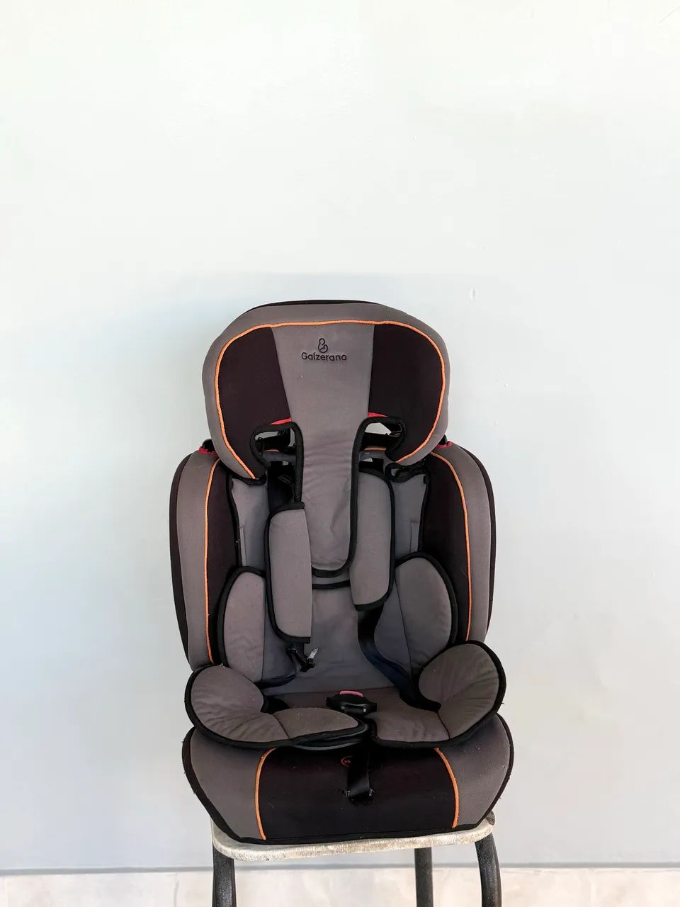 Vendo cadeira de bebê para carro.