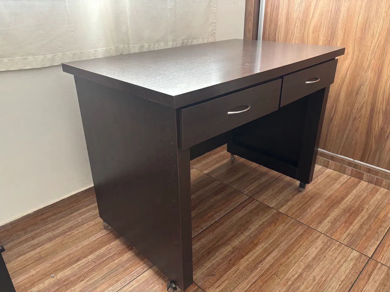 Mesa para escritório/ quarto - Foto 2