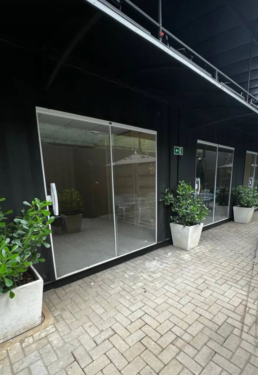 Centro Comercial Containers Mall