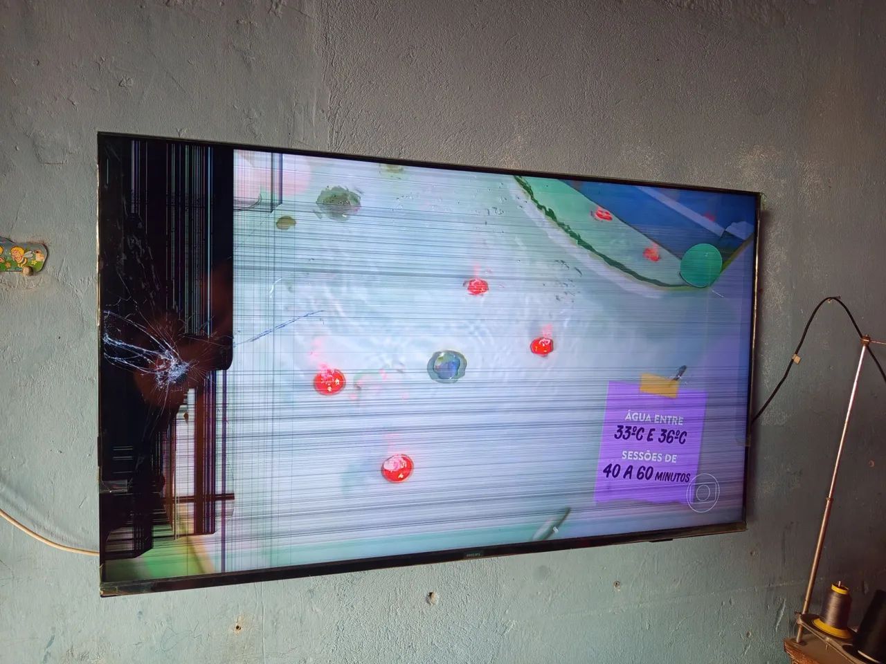 Tv Philips 55 polegadas com comando de voz vendendo pra retirada de peças  - Foto 2