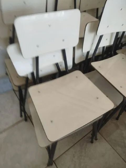 Cadeiras escolares 