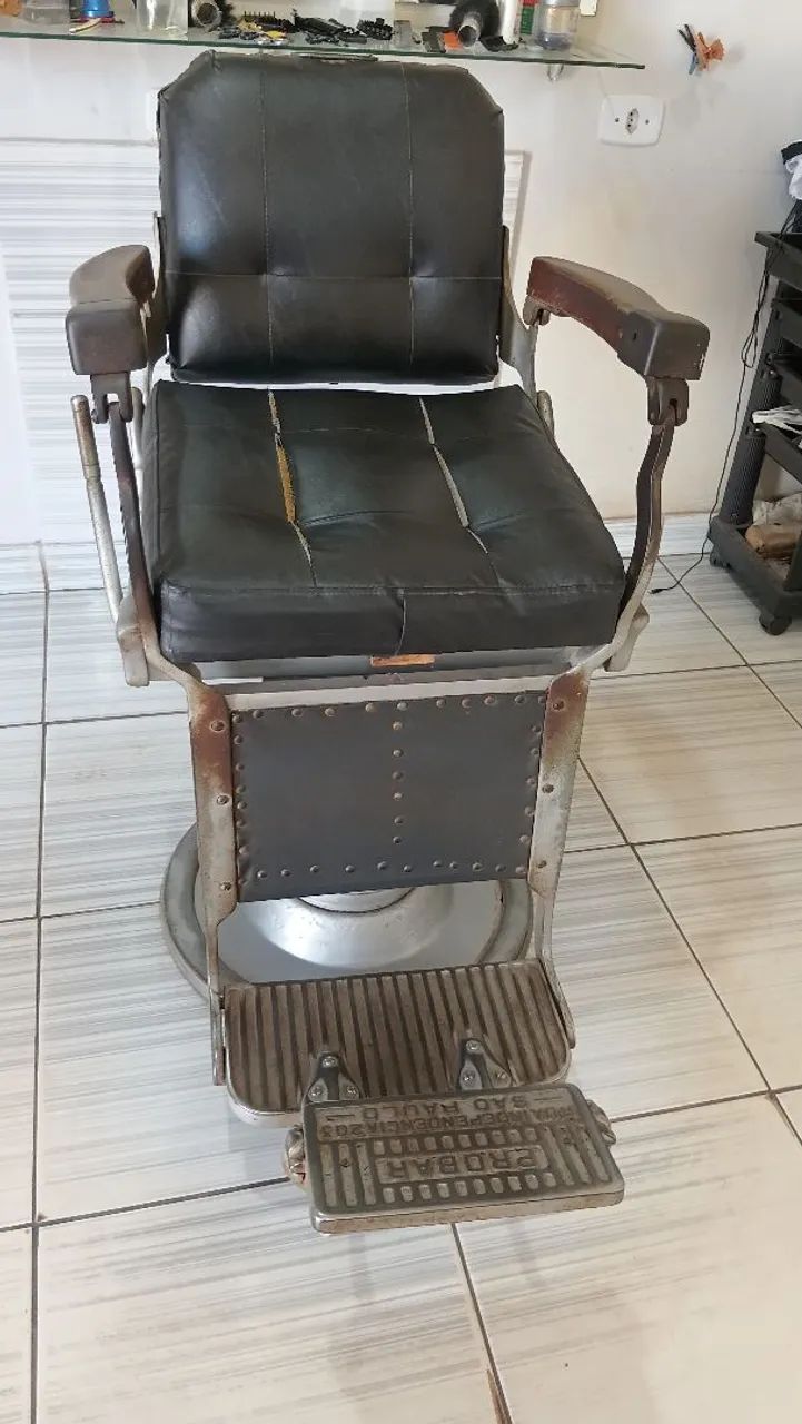 Cadeira  para barbeiro  retro - Foto 2
