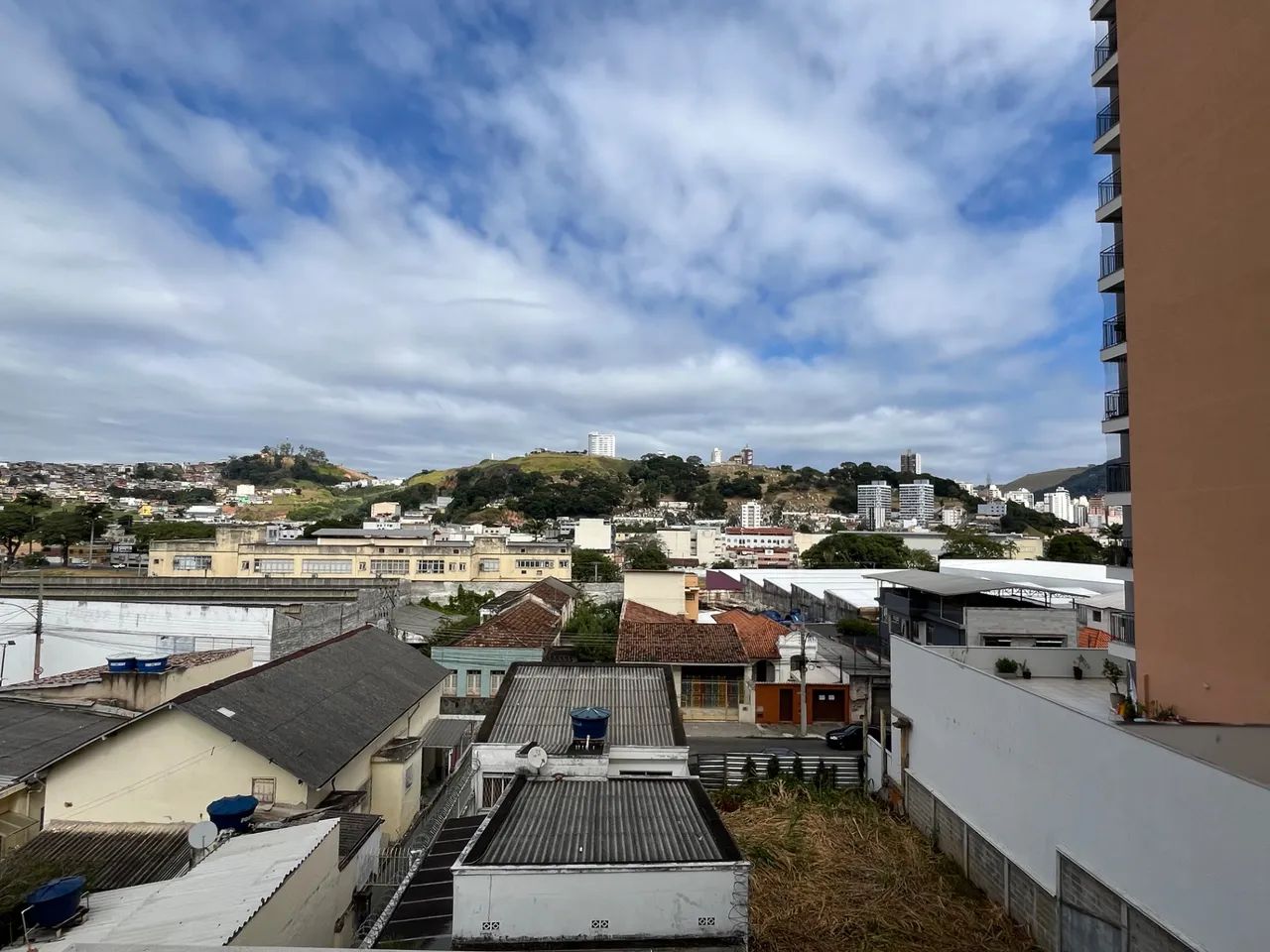 Apartamento com varanda e 2 quartos no Centro para venda e locação - Foto 5