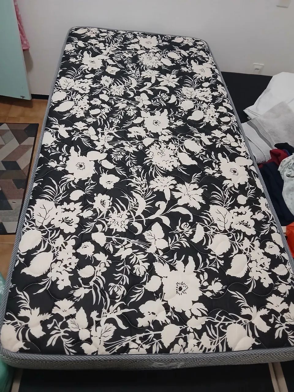 Vendo Conjunto Ortobom  ( Base + Colchão)