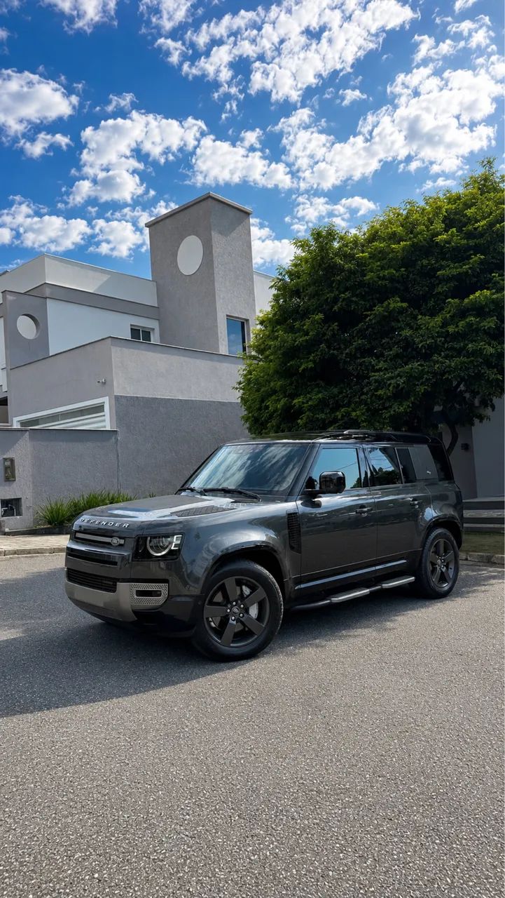 Land Rover Defender 2023