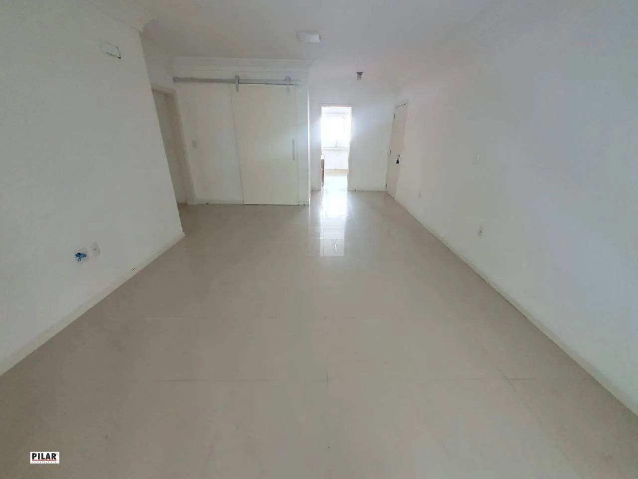 Apartamento com 04 dormitórios para locação no centro de Criciúma - Foto 3