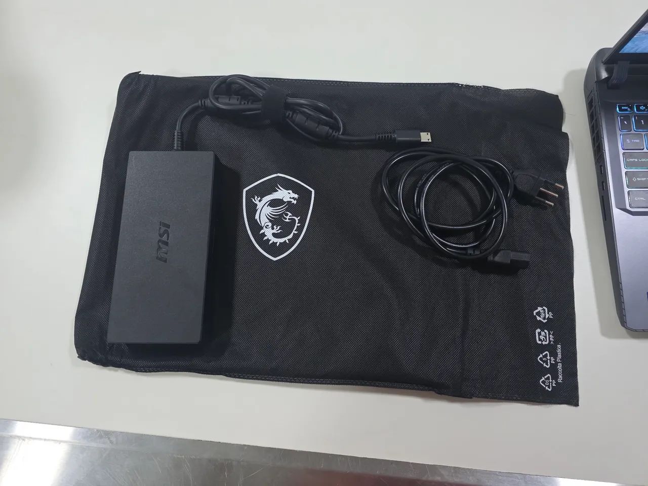 Notebook Gamer MSI VECTOR 16 HX RTX 5080 - Foto 3