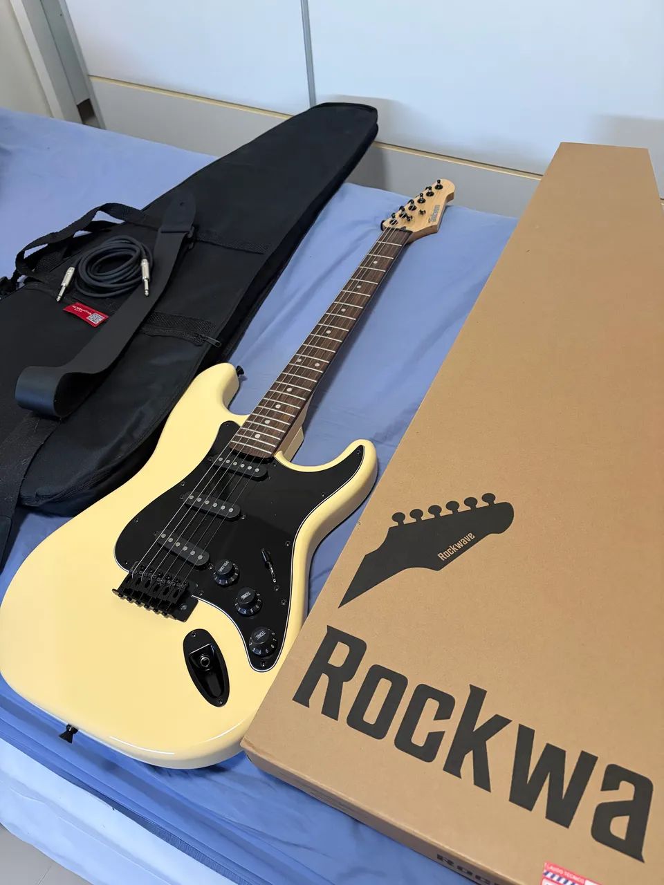 Guitarra RockWave + Acessórios + Cuvave - Foto 3