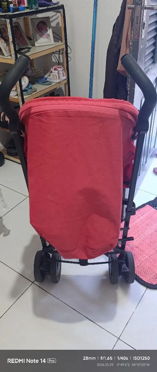 Carrinho de bebê e fogao