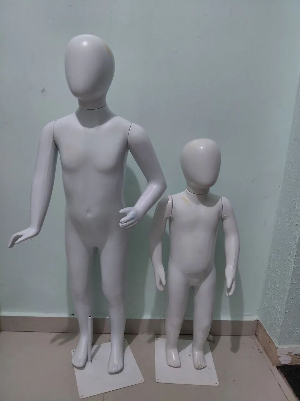 Manequins e expositor