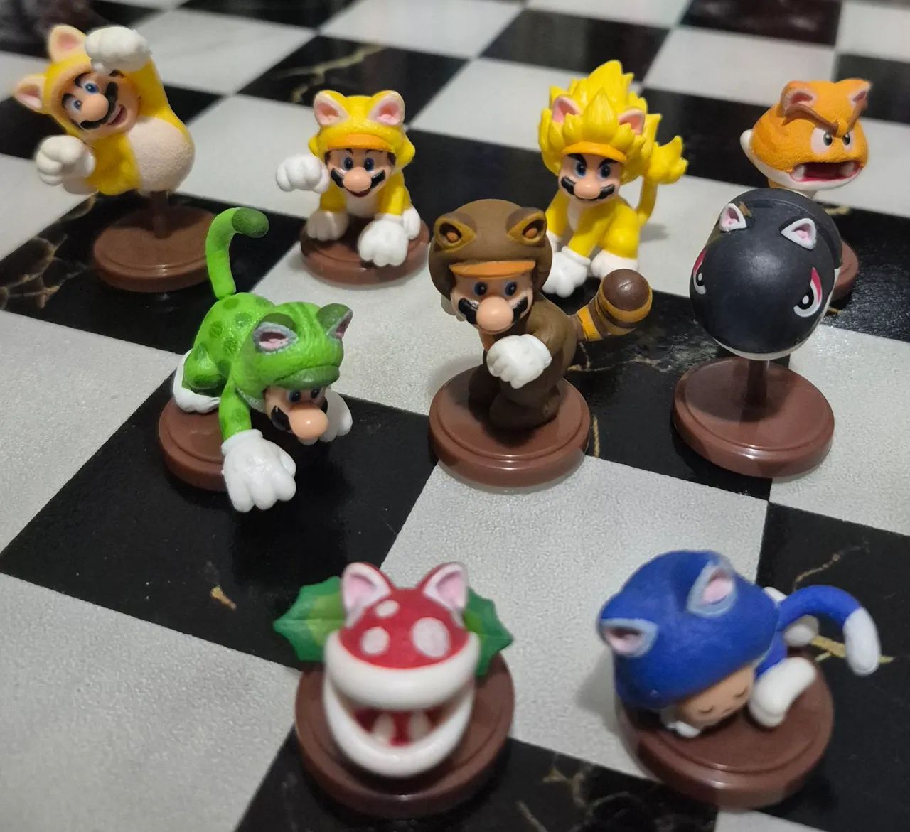 Mario versão Cats Lote Chocoegg furuta