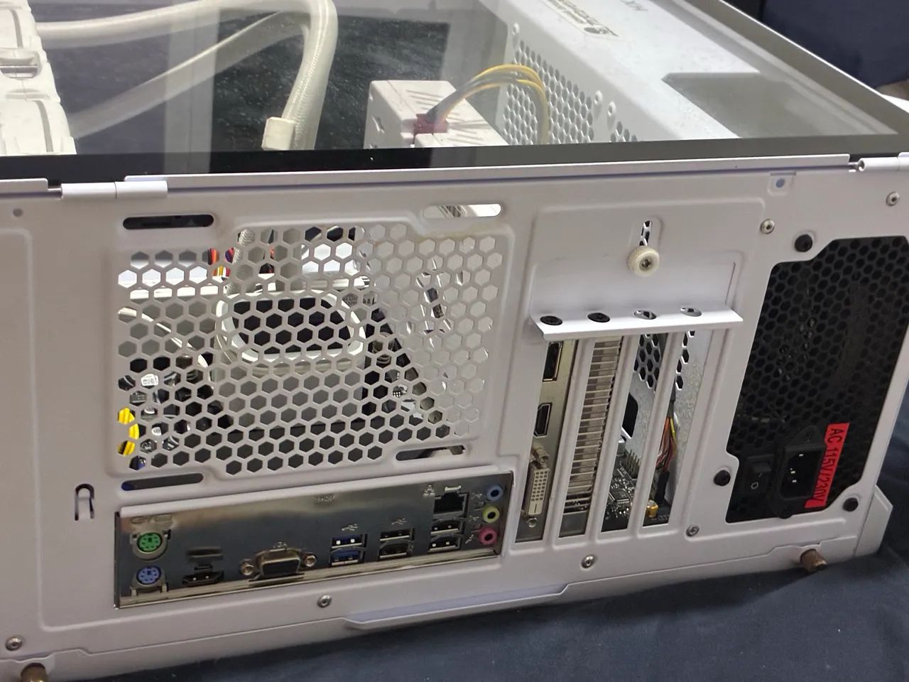 PC GAMER - Gabinete  - Foto 4