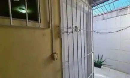 Alugo AP com 1 quarto no Marco