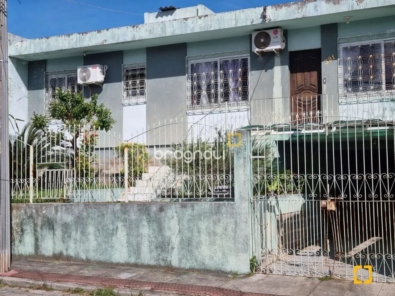 Casa 03 quartos com edícula em Coqueiros. - Foto 2