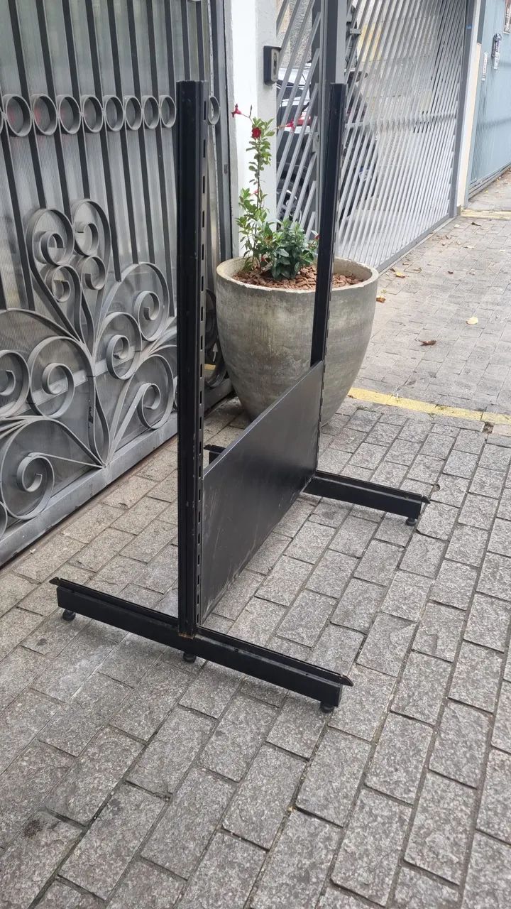 Gôndolas de metal - Foto 2
