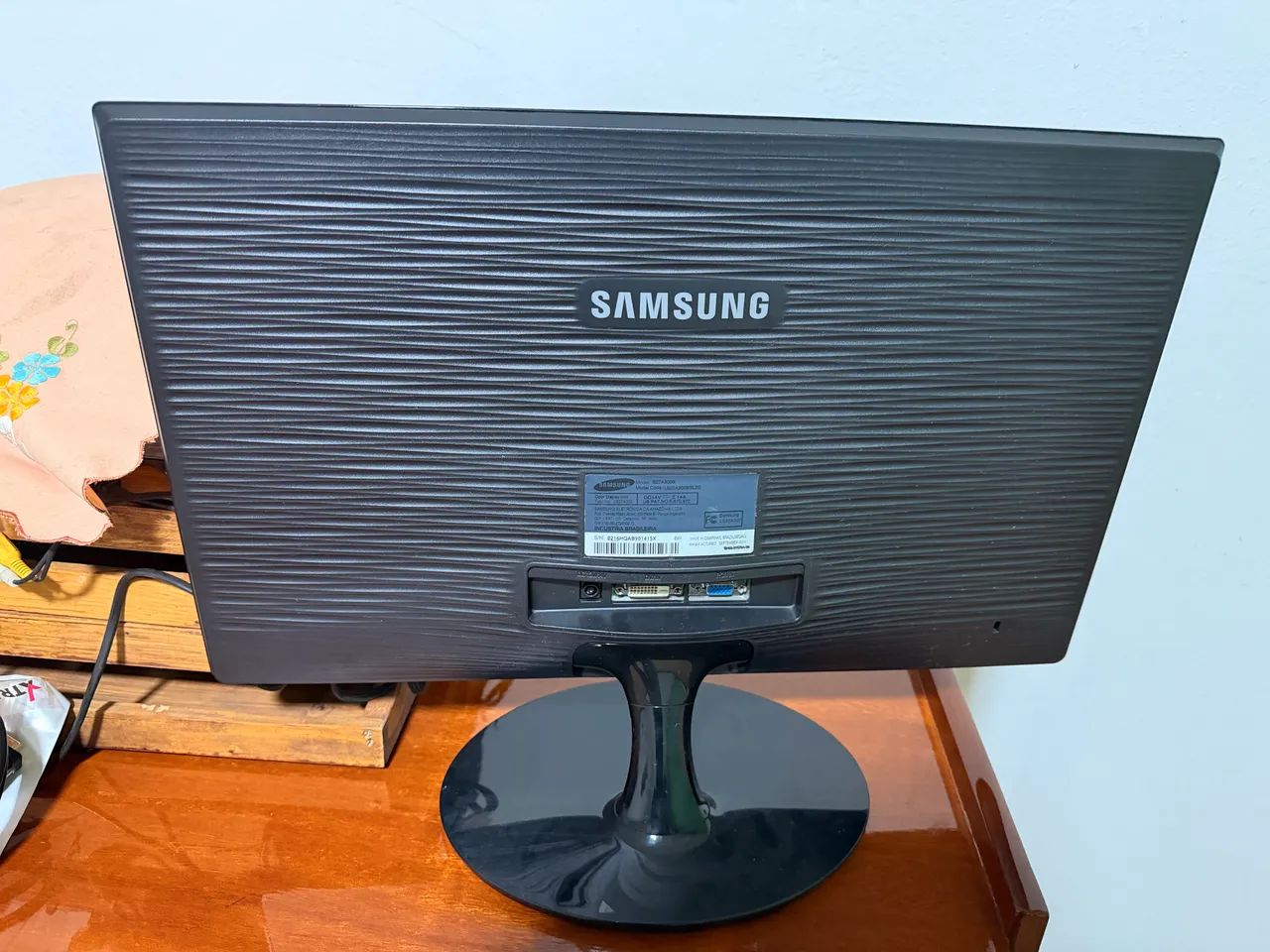 Monitor Samsung SyncMaster SA300 LED 18,5 polegadas