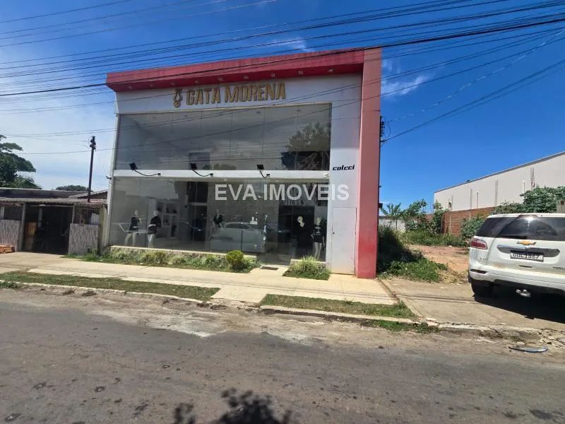 Loja comercial em avenida