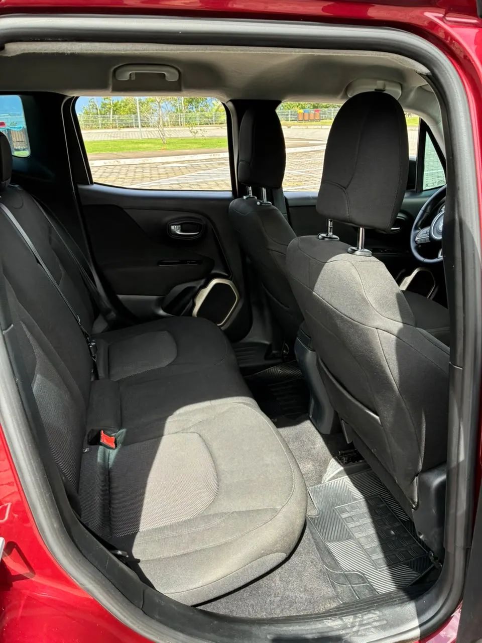 Jeep Renegade Sport 1.8 4x2 Flex 16V Mec., foto 12 de 20
