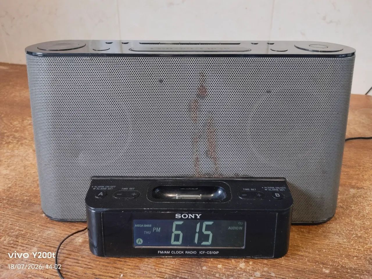 Sony ICF-CS10iP - Rádio Relógio Bluetooth com Dock para iPhone/iPod 