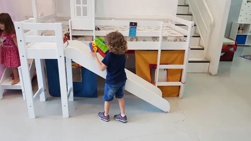 Cama infantil com escorregador - Foto 2
