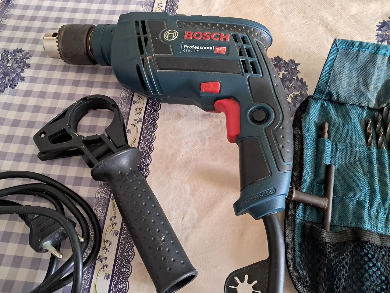 Furadeira Bosh 650w 220v - Foto 4
