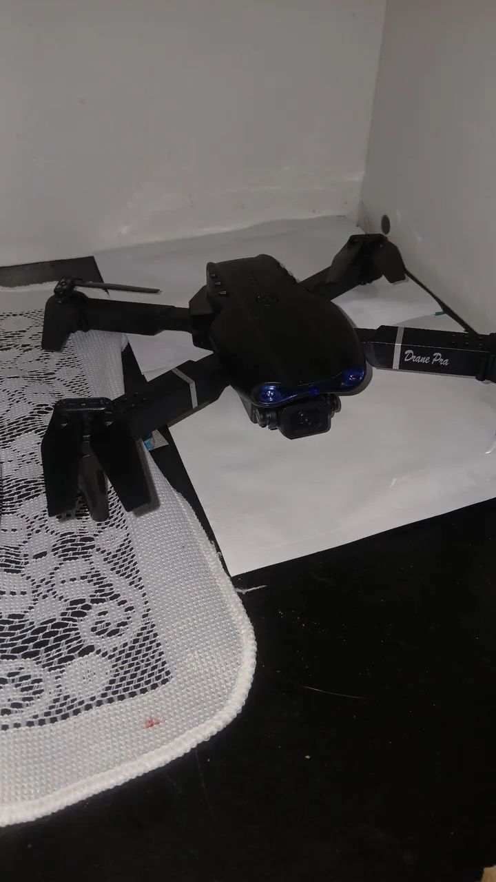 Drone quadcopter E99 pro K8 dobrável com câmera HD  - Foto 3