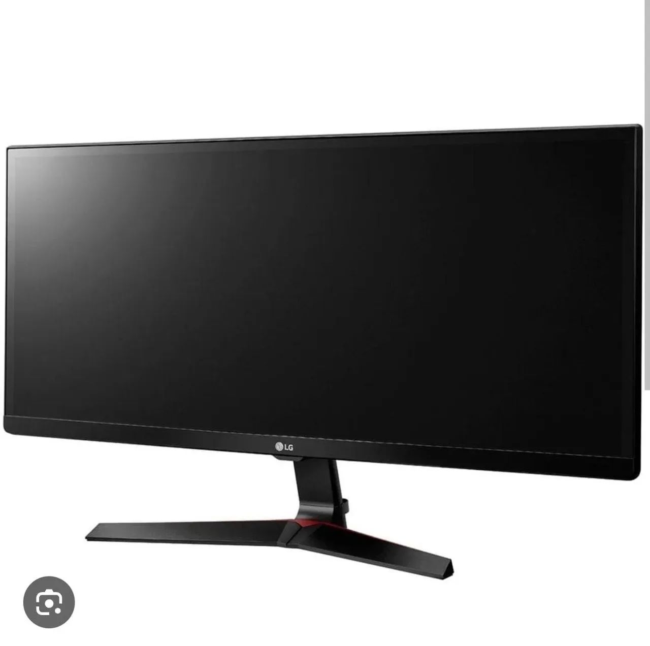 Monitor, mesa, mouse, teclado, braço articulado 