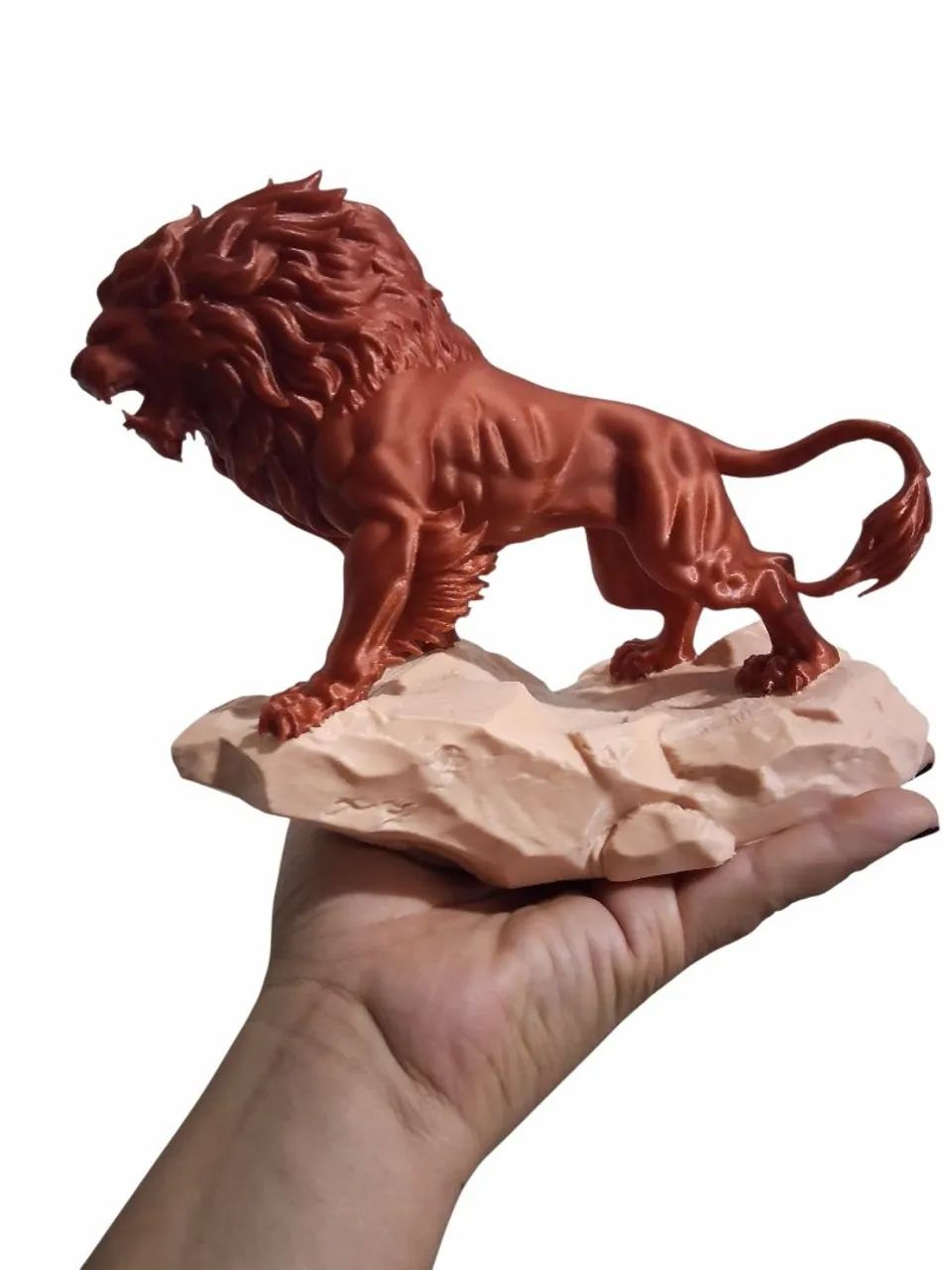 Escultura de leão na rocha 3D