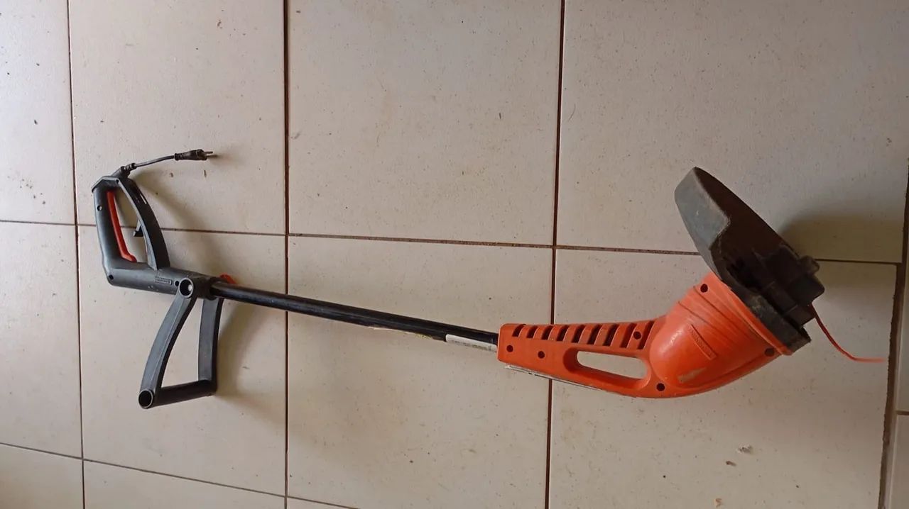 Roçadeira elétrica 