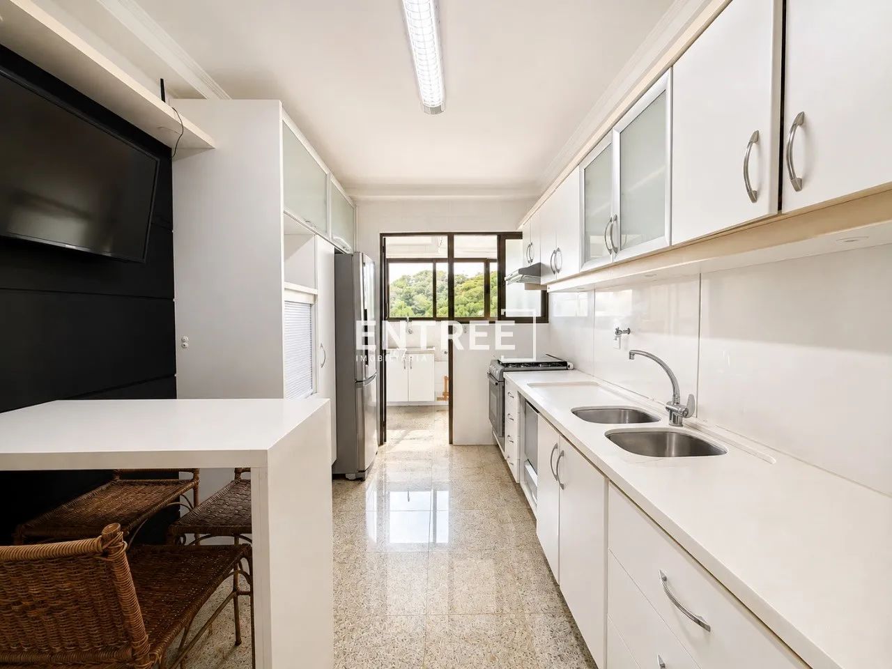 Apartamento 4 Quartos (sendo 2 Suítes) e 2 Vagas - Centro - Foto 3