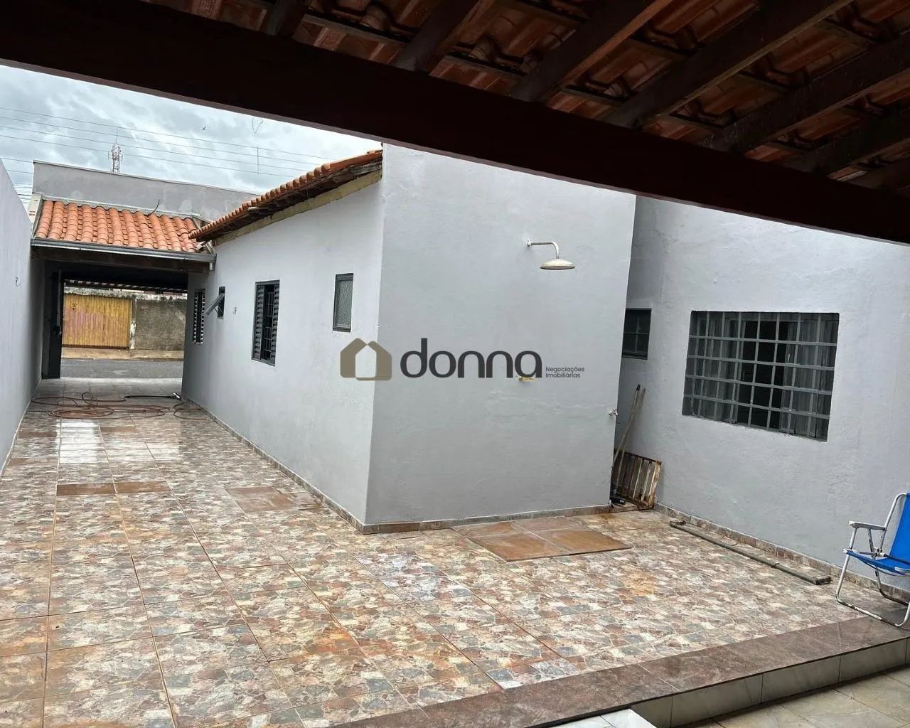 Casa residencial à venda em Uberaba (Conjunto Uberaba)  3 quartos, 3 vagas, financiamento 