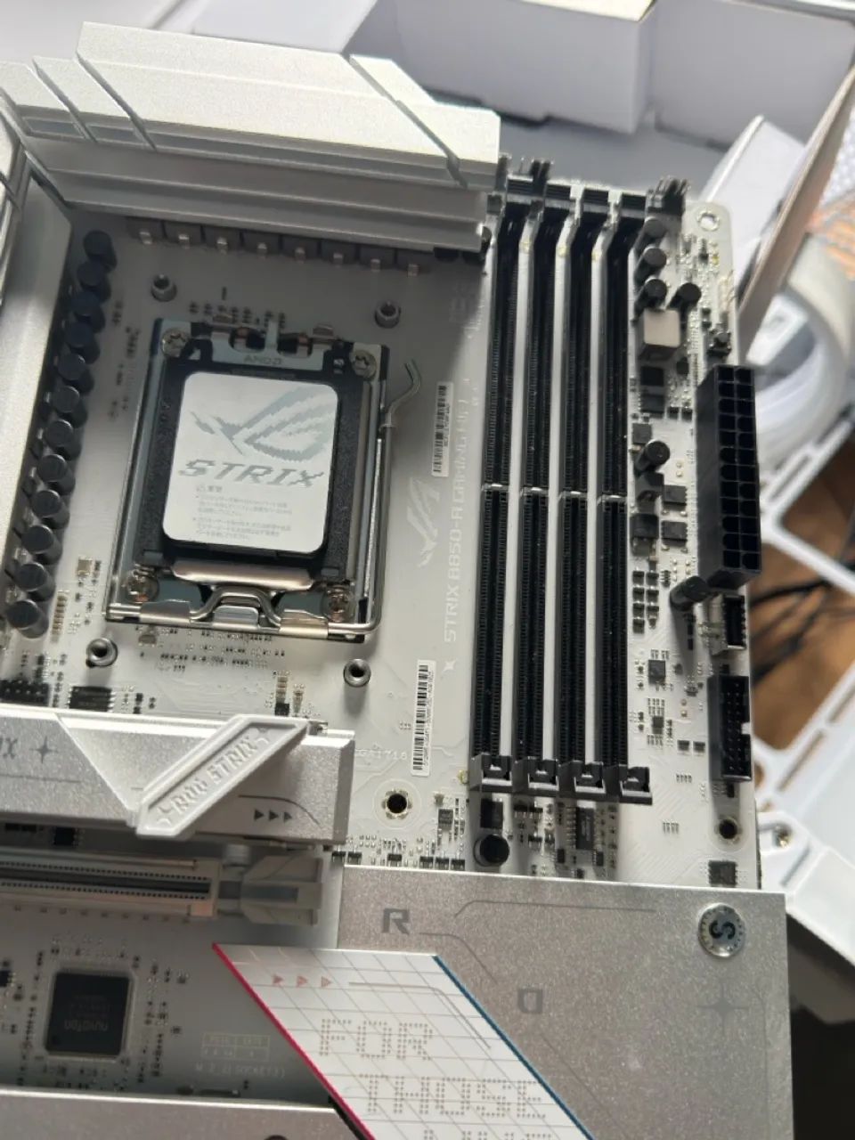 ASUS Placa mãe ROG Strix B850-A  - Foto 3