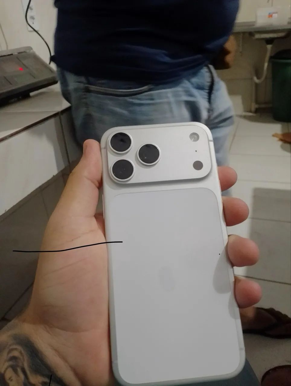 IPHONE 17 PRO MAX BRANCO  - Foto 3