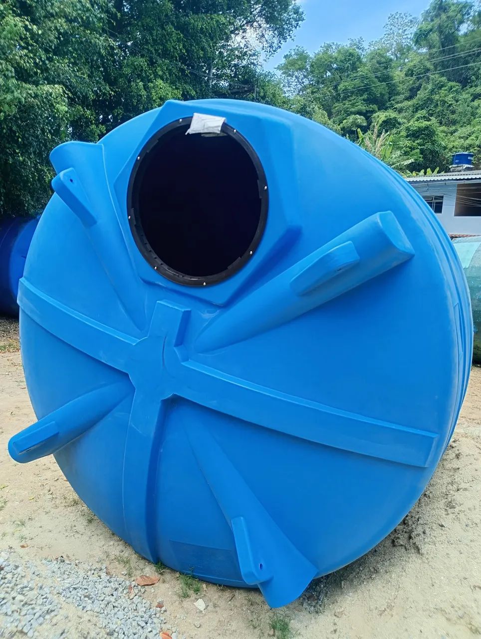Water tank 5000 liters, new Aqualimp. We deliver and accept cards.