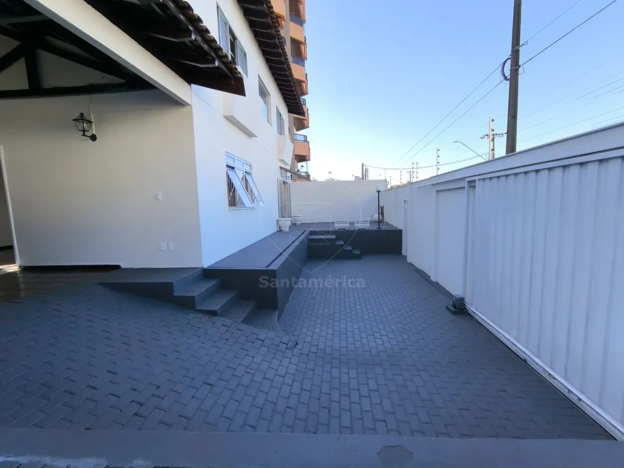Sobrado Comercial à Venda e para Alugar Próximo à Higienópolis e ao Centro de Londrina - Foto 2