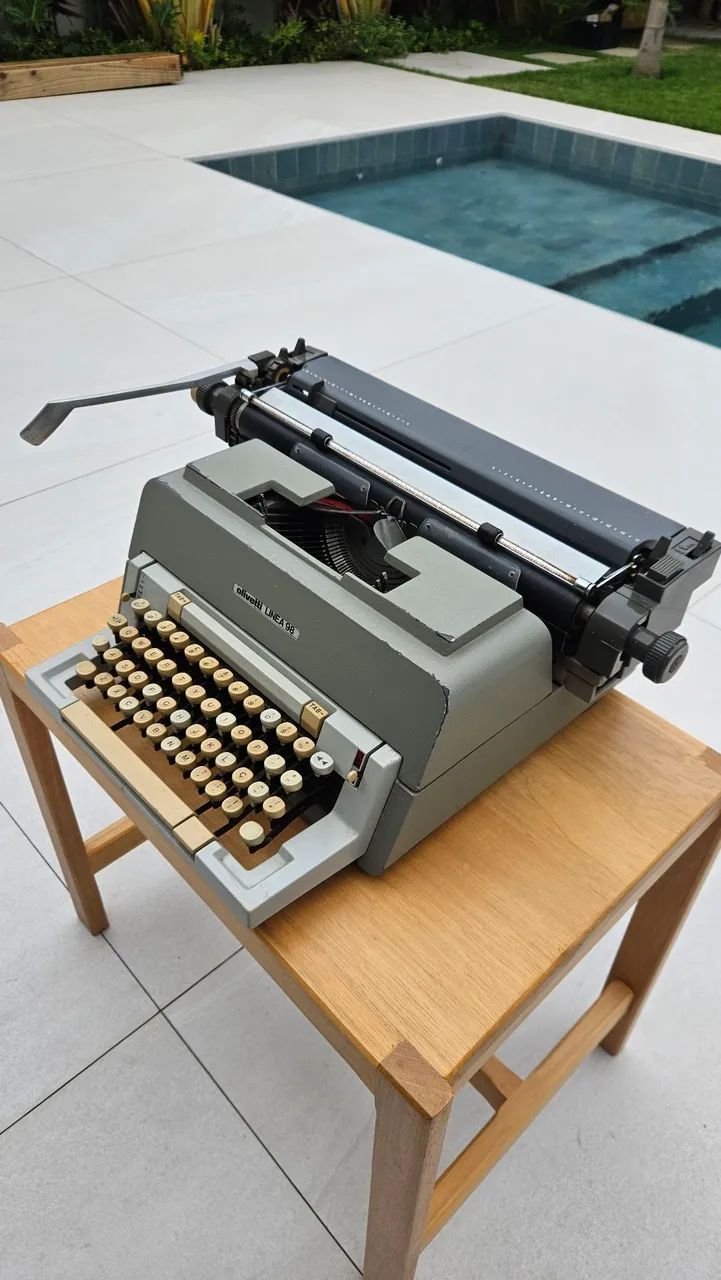 Máquina Escrever Olivetti Linea 98 - Foto 2