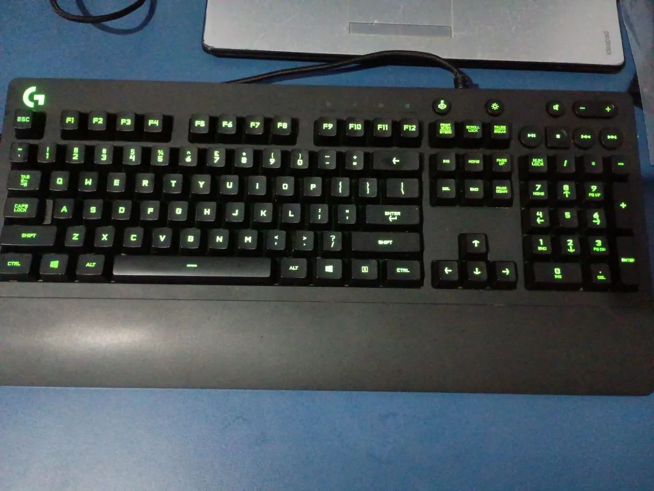 Teclado Gamer Logitech G213 Prodigy -Excelente Estado - Foto 3