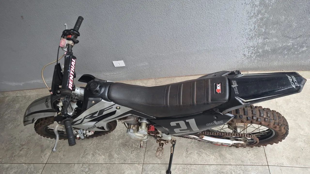 CRF 230 - Foto 2