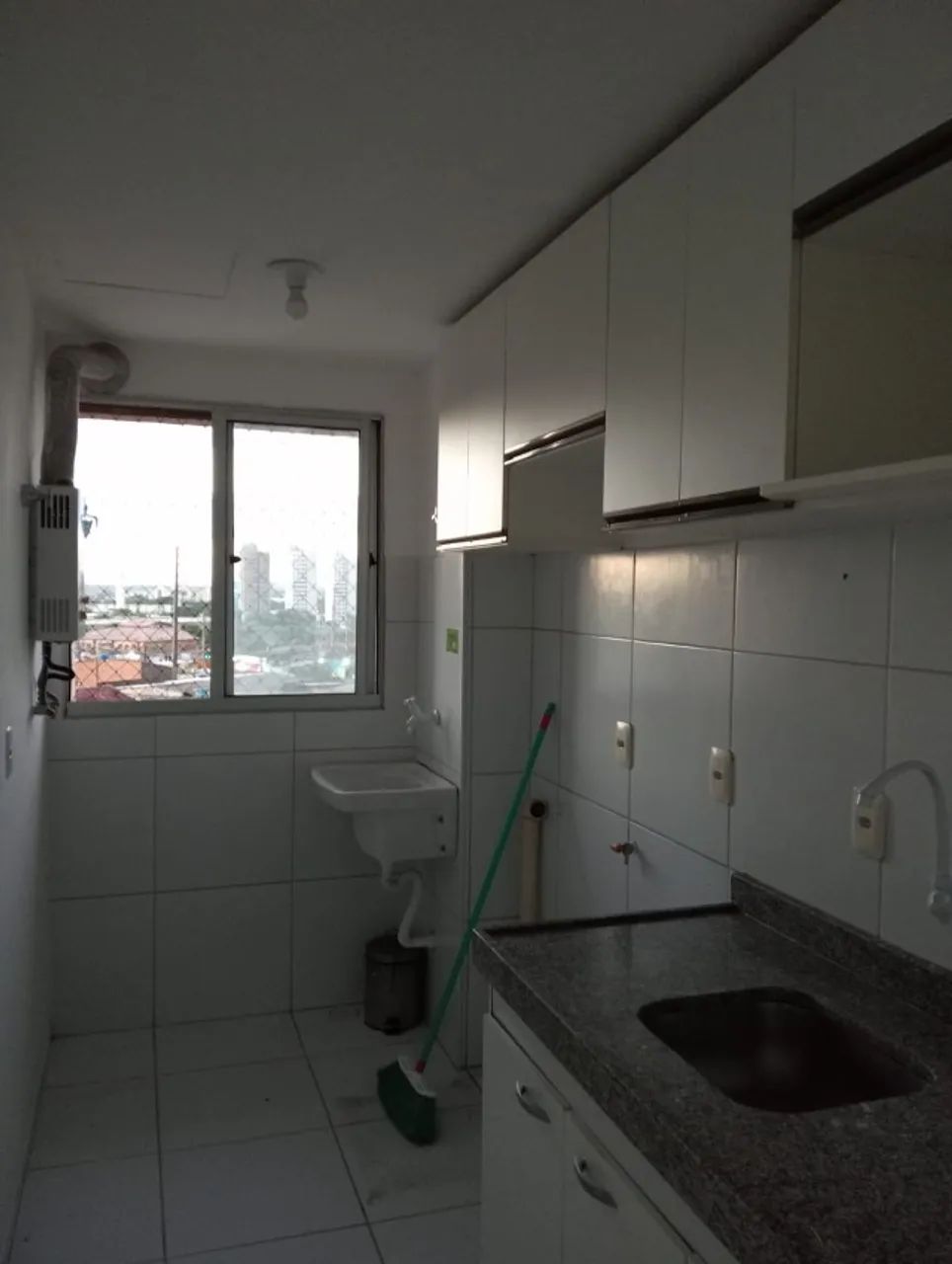 Alugo apartamento no Antares com 2/4 sendo 1 suíte - Foto 4