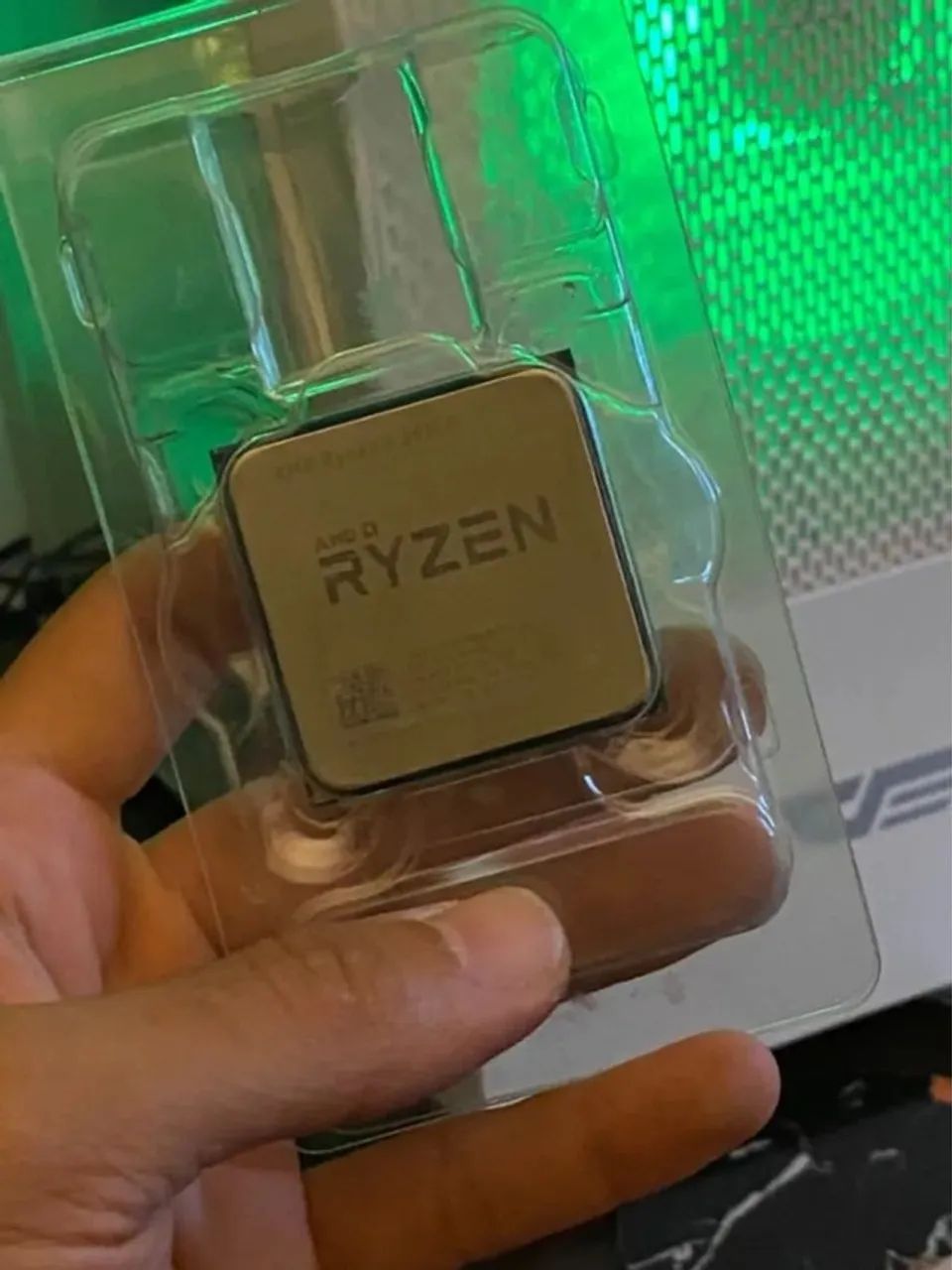 Processador Ryzen 5 PRO 3400ge com video integrado Vega 11 e baixo consumo de energia. - Foto 2