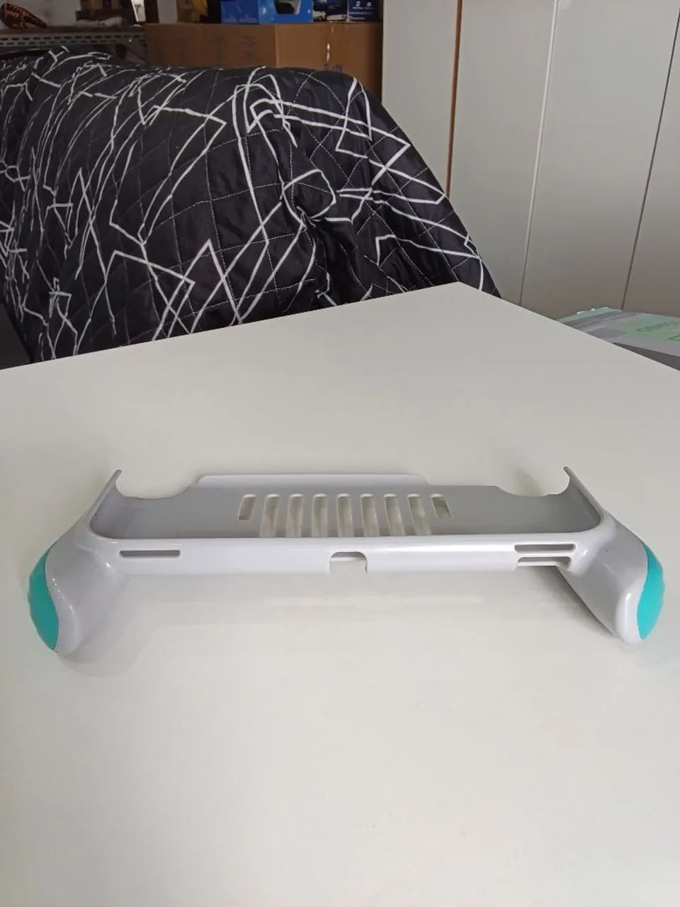 Vendo Grip Branco e Azul Nintendo Switch Lite Semi novo  - Foto 4