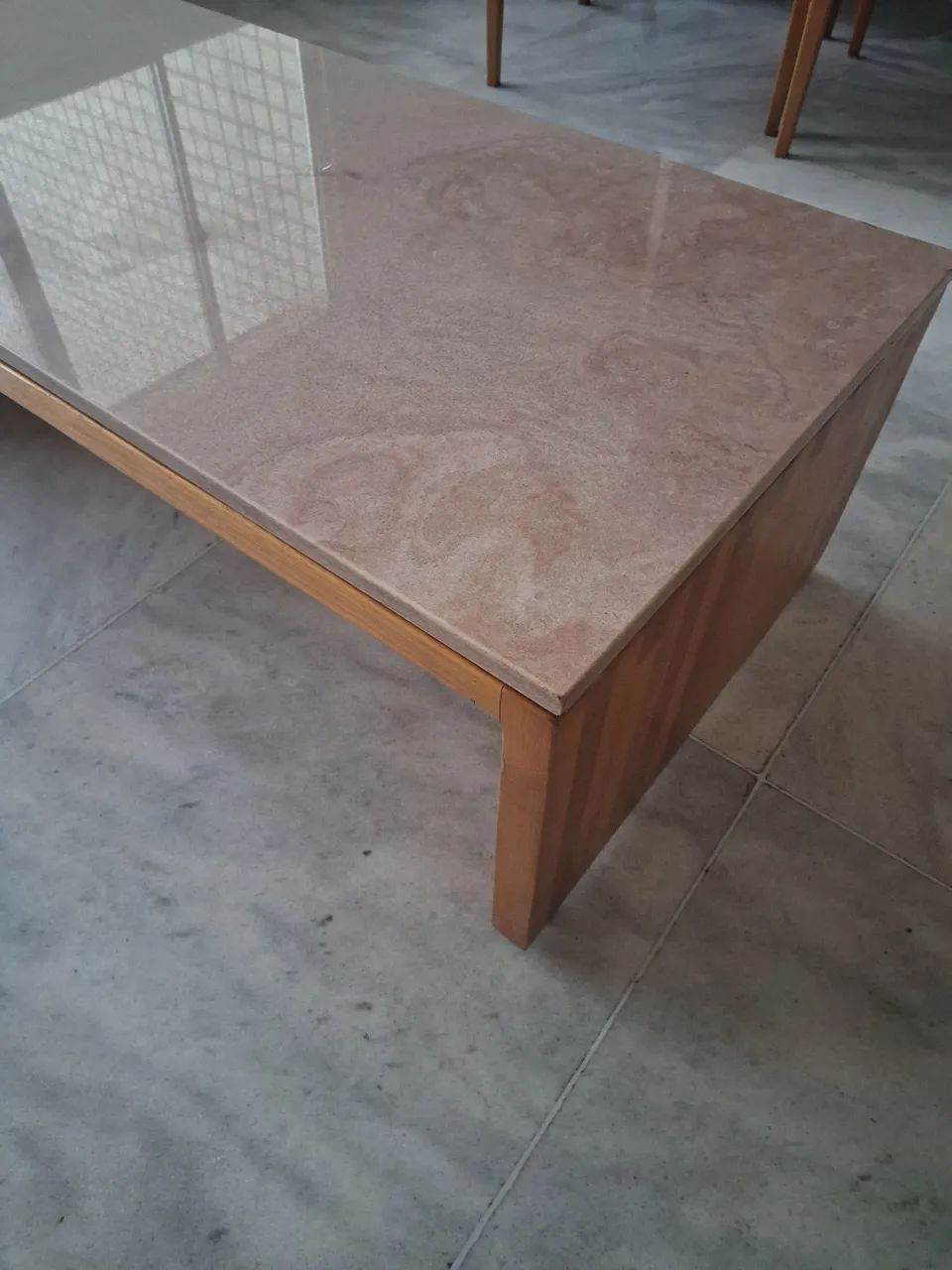 Mesa de centro em madeira e tampo de mármore  - Foto 3