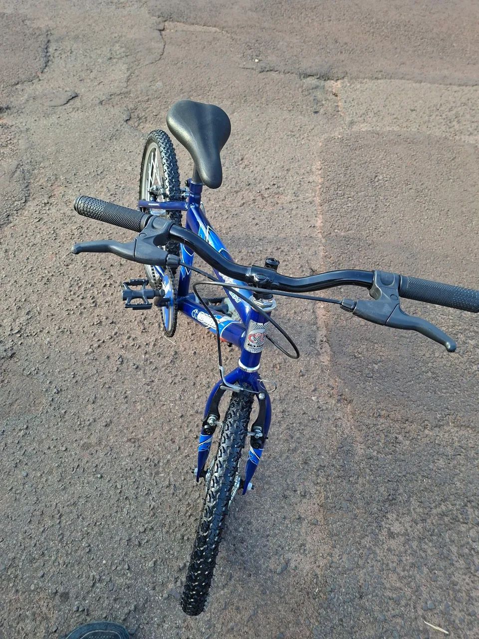 Bicicleta infantil aro 20 Revisada só pegar e andar.  - Foto 5