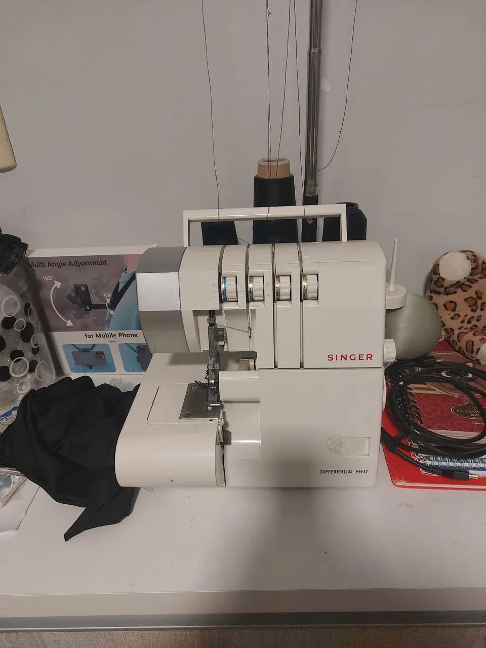 Maquina de costura overloc doméstica  - Foto 2