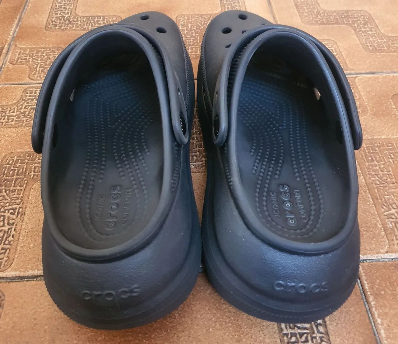 Crocs classic crush clog usada - Foto 5