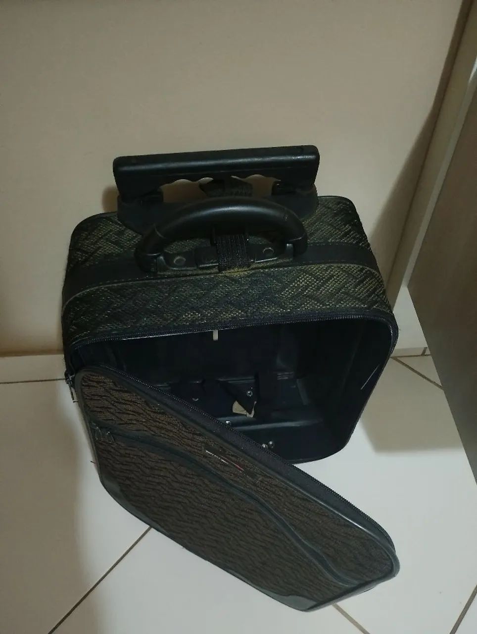 Mala rodinha(uso interno de avião) - Foto 2