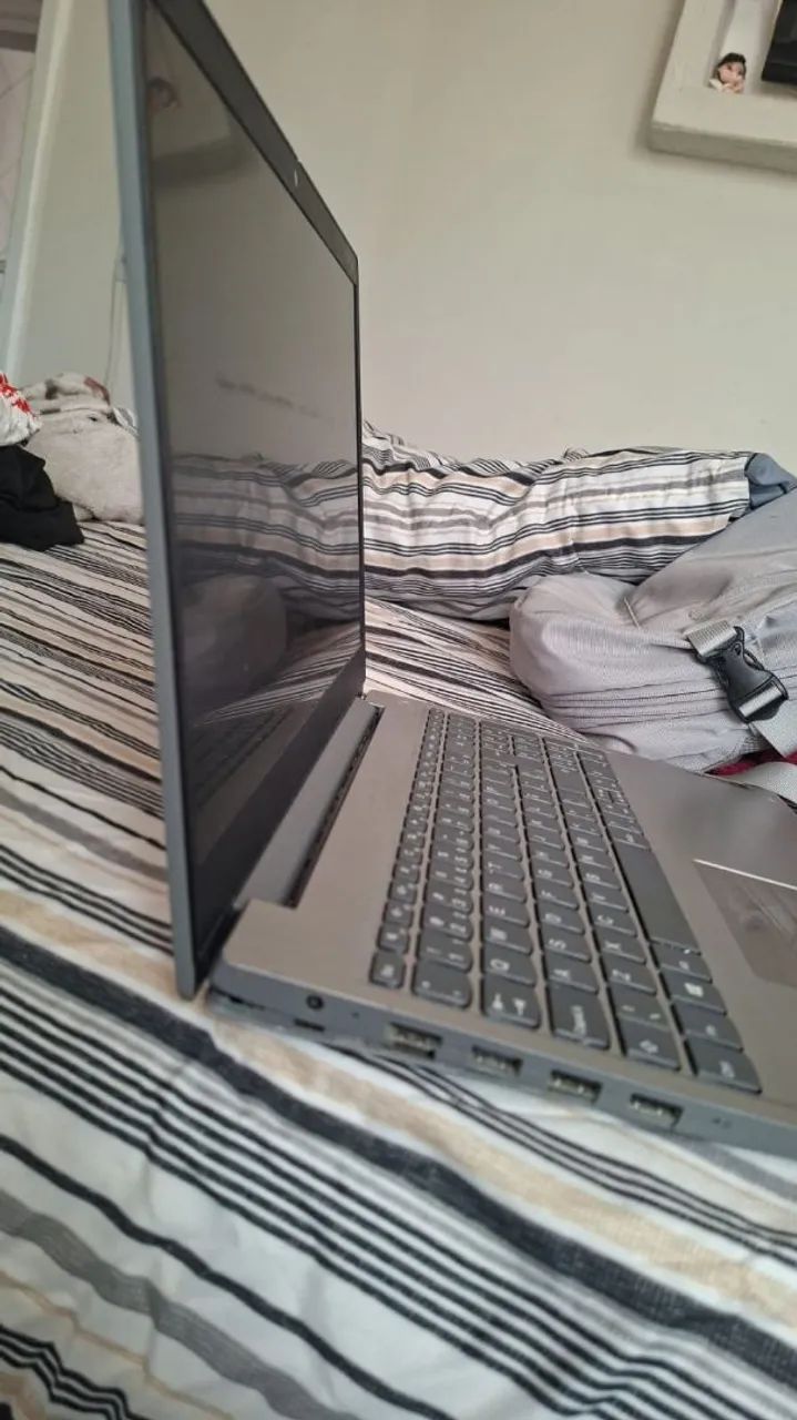 NOTEBOOK USADO - FUNCIONANDO COM DEFEITO APENAS NA CARCAÇA 
