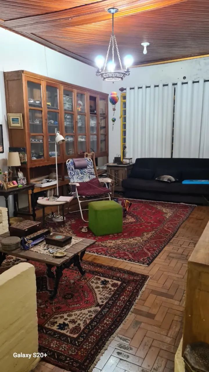 Casa com excelente localização e potencial para uso comercial. - Foto 2