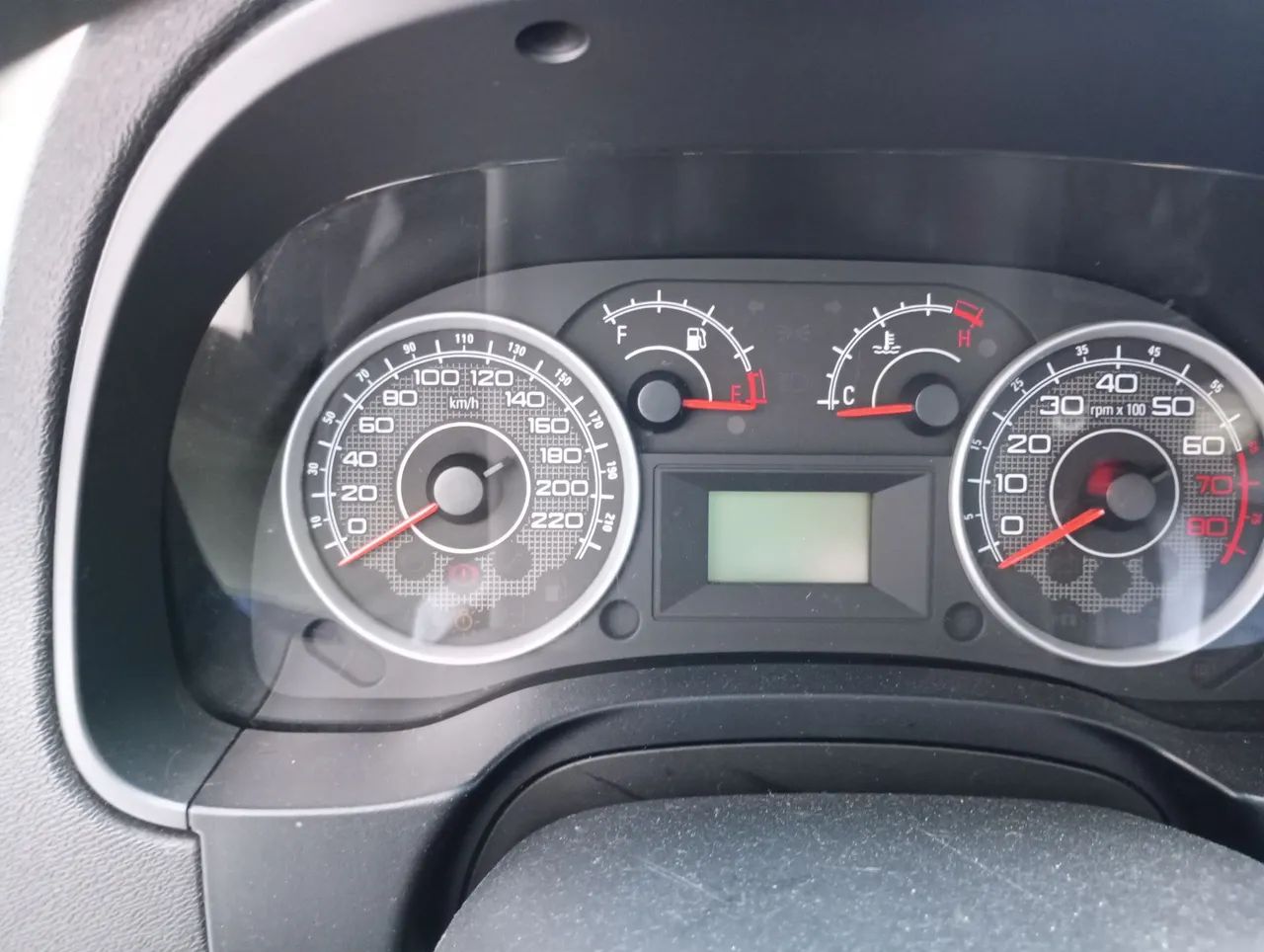 Fiat Idea Essence 1.6 Flex 16V 5P 2014 - Foto 5
